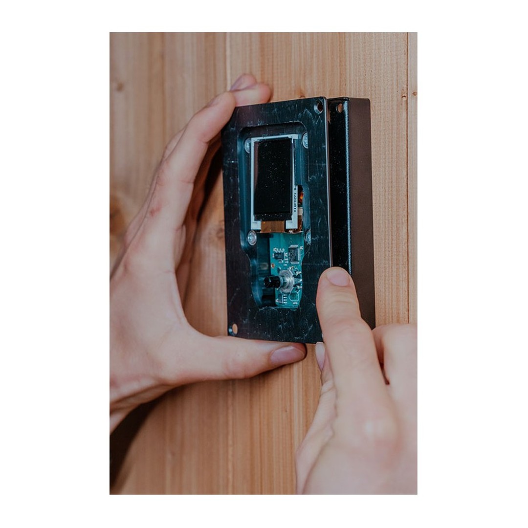 Držák na ovládací panel HUUM 2