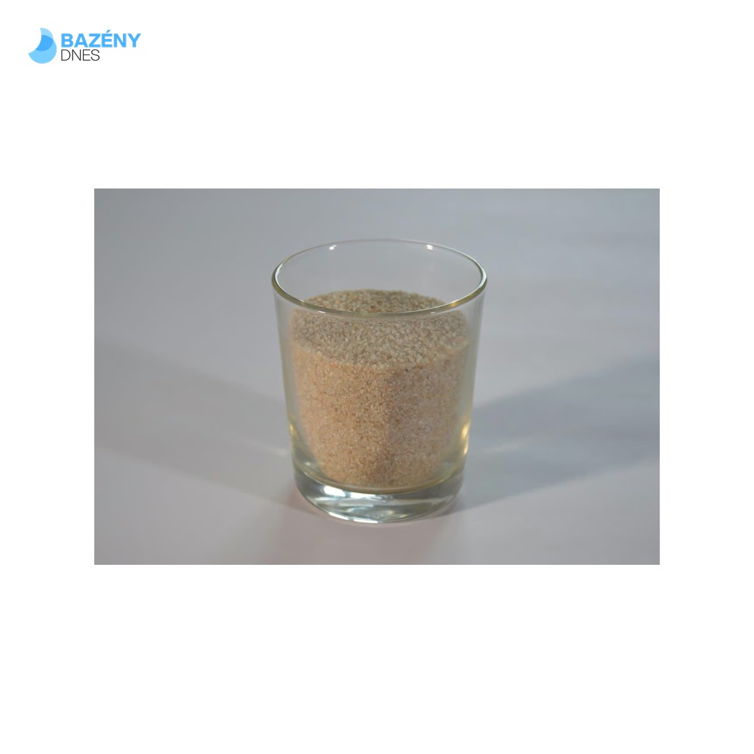 Filtrační písek - frakce 0, 6 - - 1, 2 mm - - baleno po 25 kg. 3