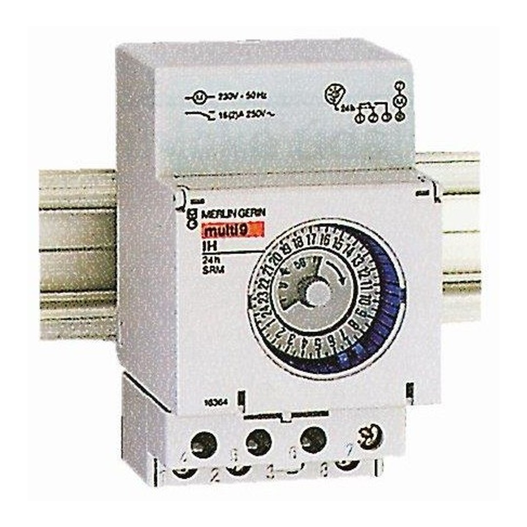 Spínací hodiny denní se zálohou (3 modul)