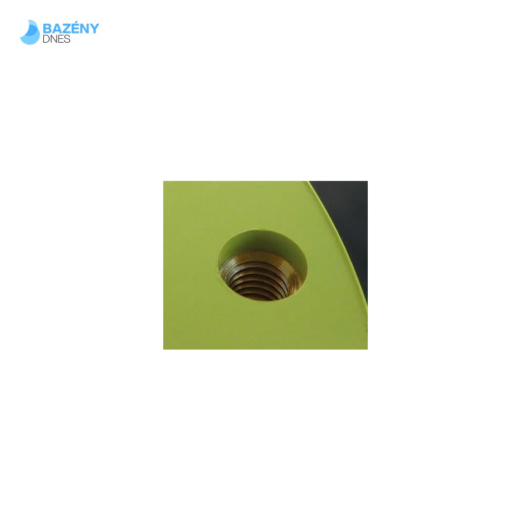 Průchod stěnou bazénu pro světlo - s mosaznými zástřiky 2