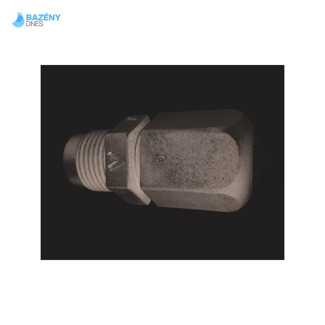 VSTŘIKOVACÍ TRYSKA EMEC